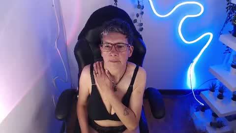 Snapshot of selena_ferreira chatting on 07.16.26 Selena online show from 07.16.26
