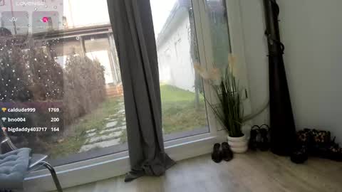 Snapshot of selena_reeves chatting on 02.06.25 Selena online show from 02.06.25