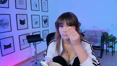 Selena ntmy online show from 02.22.25