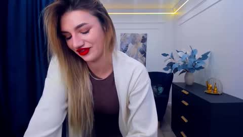 selenaemoore online show from 09.18.25