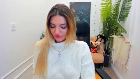 selenaemoore online show from 11.02.25