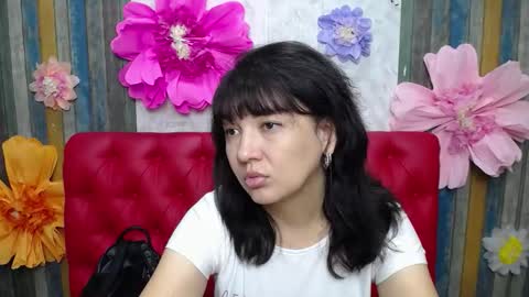 Snapshot of selenafly chatting on 09.17.25 SelenaFly online show from 09.17.25