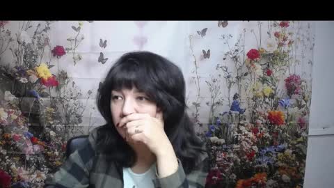 Snapshot of selenafly chatting on 09.25.25 SelenaFly online show from 09.25.25