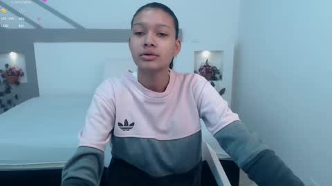 selenafox6 online show from 02.16.25