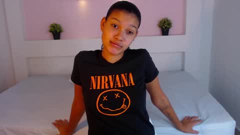 selenafox6 online show from 02.18.25