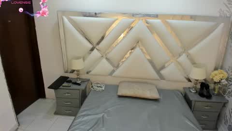 Selena reyess online show from 12.19.25