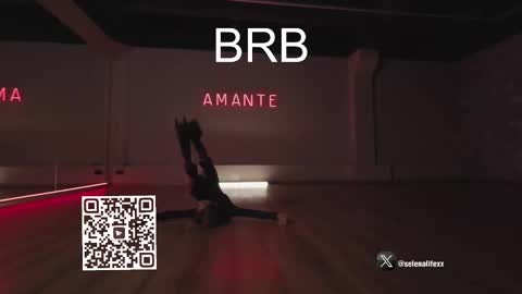 Snapshot of selenarousey chatting on 02.25.26 Selena online show from 02.25.26