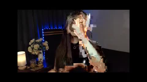 Selena online show from 12.19.25