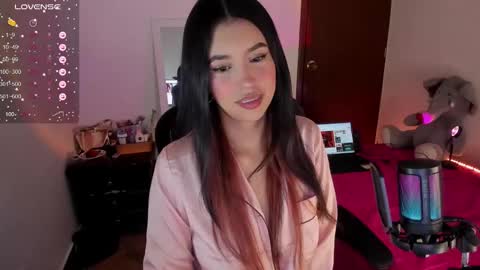 Snapshot of selene_e chatting on 12.31.24 Karol. online show from 12.31.24