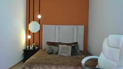 Snapshot of selene_e chatting on 09.19.25 Karol. online show from 09.19.25