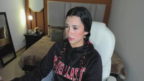 Snapshot of selene_e chatting on 09.24.25 Karol. online show from 09.24.25