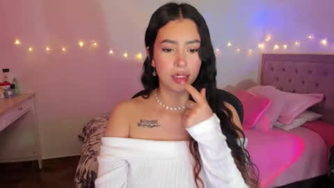 Snapshot of selene_e chatting on 12.16.25 Karol. online show from 12.16.25