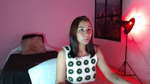 Snapshot of selene_gils chatting on 02.01.25 nathy online show from 02.01.25