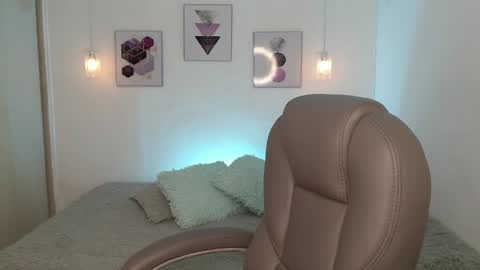 Snapshot of selene_rouse_ chatting on 06.08.26 selene_rouse_ online show from 06.08.26