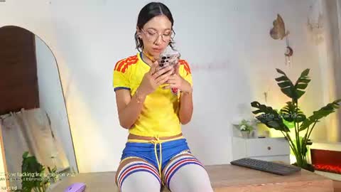  Sel Your Little butterfly  online show from 07.04.26