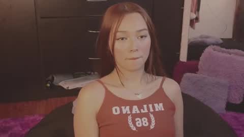 Snapshot of selenee___e chatting on 01.18.25 selene online show from 01.18.25