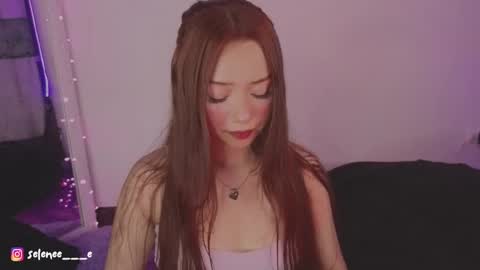 Snapshot of selenee___e chatting on 02.21.25 selene online show from 02.21.25