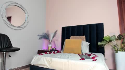 Selene Lujan online show from 11.12.25