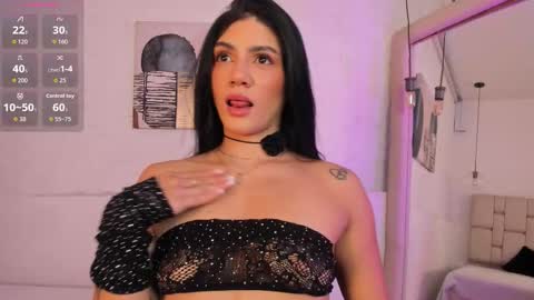 Snapshot of selenem_ chatting on 09.19.25 Selene online show from 09.19.25