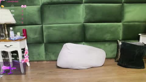 Selen online show from 10.26.25