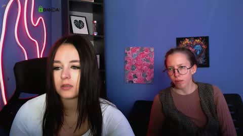 Snapshot of selinawow chatting on 11.28.25 Selena online show from 11.28.25