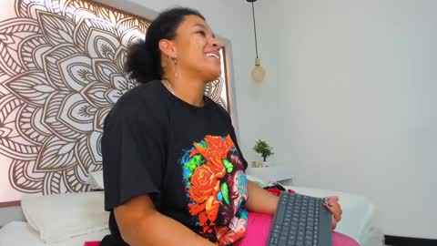 Snapshot of selket_ chatting on 12.03.24 Selket online show from 12.03.24