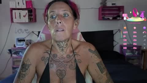Snapshot of selvaggia_del_caribe chatting on 09.25.25 Selvaggia Del Caribe online show from 09.25.25