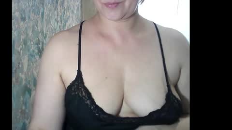 Snapshot of send_me chatting on 03.06.25 send me online show from 03.06.25