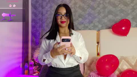 Sennia online show from 02.04.26