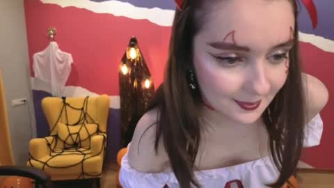 Snapshot of sensemysoul chatting on 10.30.25 sensemysoul online show from 10.30.25