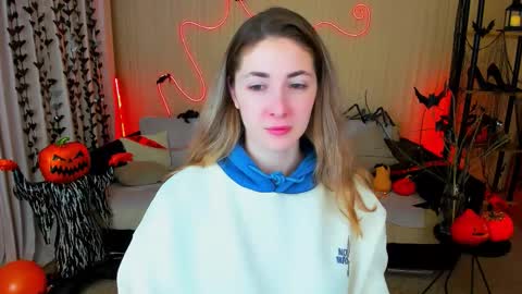 sensitiveheartt online show from 10.24.25