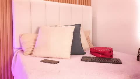 Sensual Kim77 online show from 07.14.26