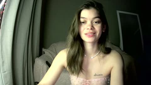 Snapshot of sensual_olivia chatting on 12.28.24 Olivia online show from 12.28.24