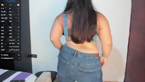 Snapshot of sensual_woman11 chatting on 06.12.26 MIA online show from 06.12.26