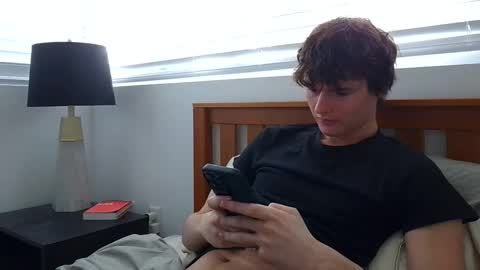 Snapshot of sensualalien chatting on 02.13.25 Cam online show from 02.13.25