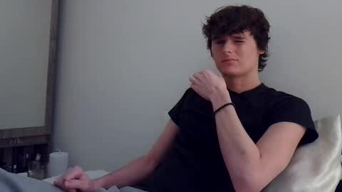 Snapshot of sensualalien chatting on 02.23.25 Cam online show from 02.23.25