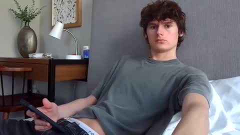 Snapshot of sensualalien chatting on 03.04.25 Cam online show from 03.04.25