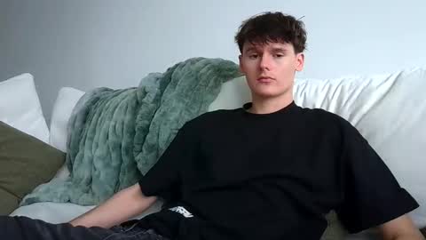 Snapshot of sensualalien chatting on 09.20.25 Cam online show from 09.20.25