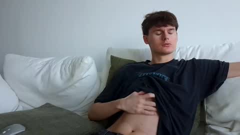 Snapshot of sensualalien chatting on 09.28.25 Cam online show from 09.28.25