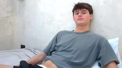 Snapshot of sensualalien chatting on 10.08.25 Cam online show from 10.08.25