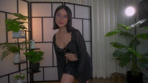 Maria- OF sensual bee online show from 01.12.25