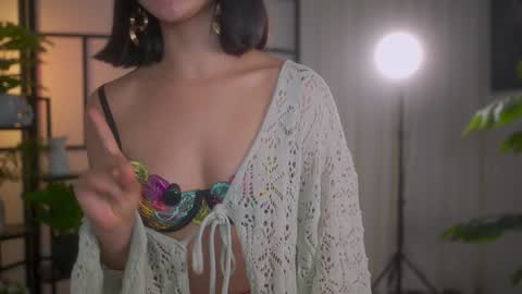 Maria- OF sensual bee online show from 01.30.25