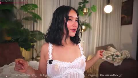 Maria- OF sensual bee online show from 09.12.25