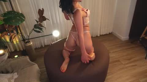 Maria- OF sensual bee online show from 09.24.25