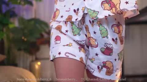 Maria- OF sensual bee online show from 12.21.25