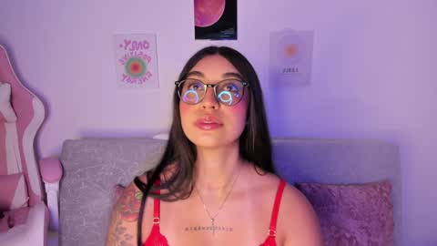 Snapshot of sensualhaven_ chatting on 12.04.24 sensualhaven_ online show from 12.04.24