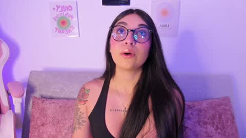 Snapshot of sensualhaven_ chatting on 01.12.25 sensualhaven_ online show from 01.12.25