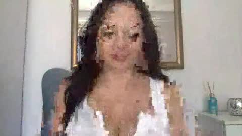 sensuallstella online show from 10.08.25
