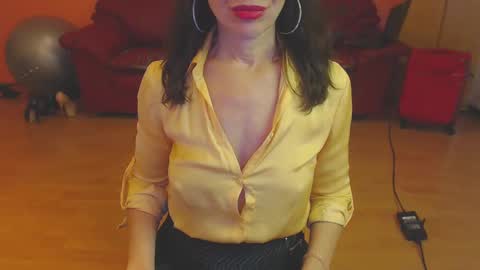 Snapshot of sensualmyra chatting on 01.04.25 sensualmyra online show from 01.04.25