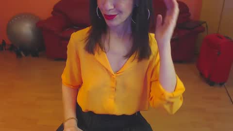 Snapshot of sensualmyra chatting on 01.16.25 sensualmyra online show from 01.16.25